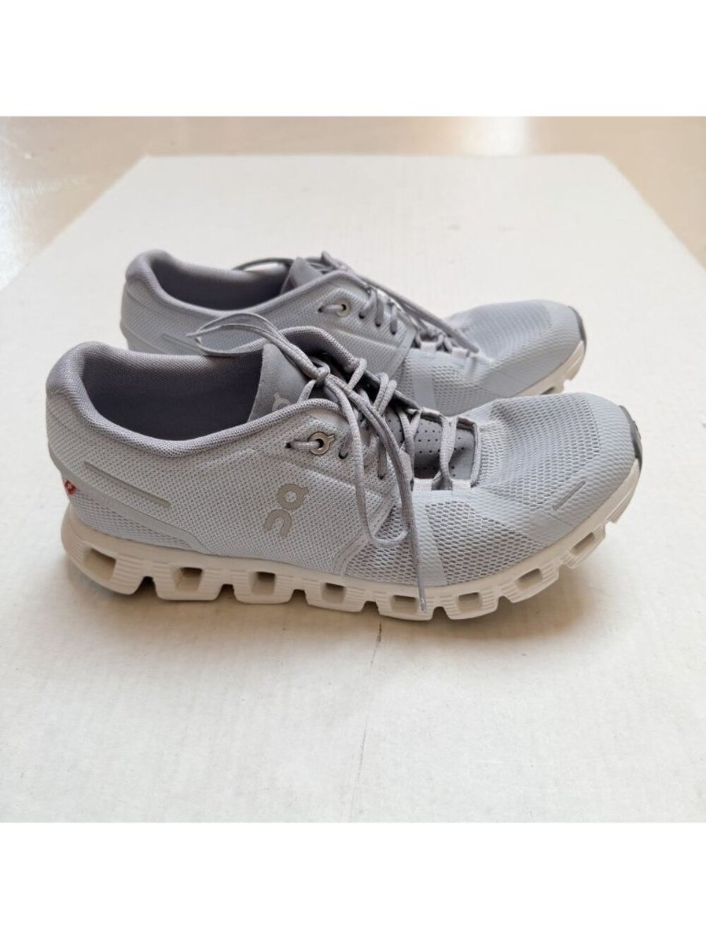 On Running Cloud 5 Sneakers Women’s 9.5 Active Athletic Outdoor NO INSOLE